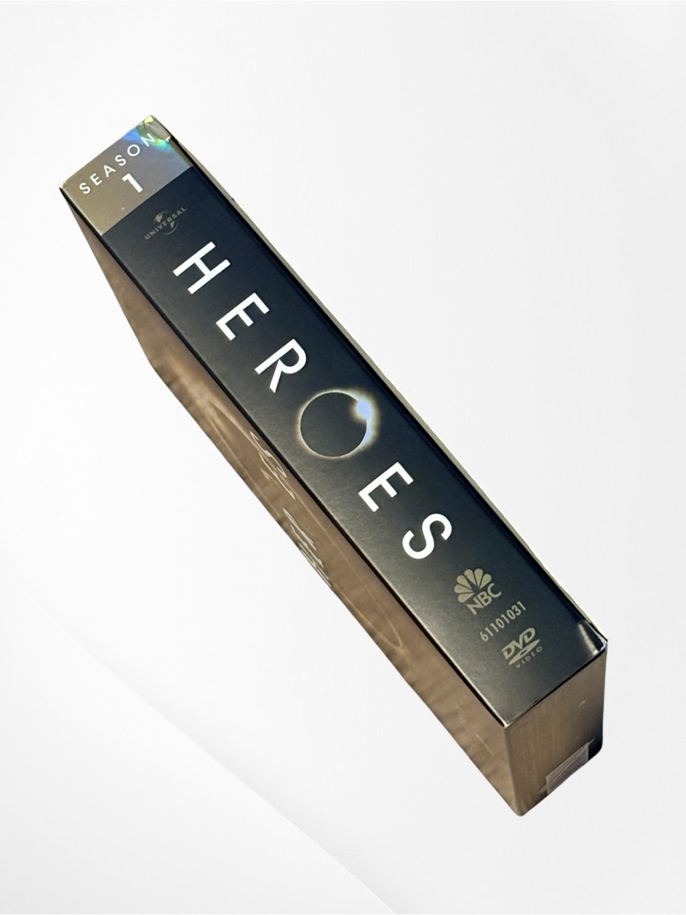 Heroes Season 1 7-DVD Box Set - Black with Iridescent Foil Ring - Picture 4 of 5